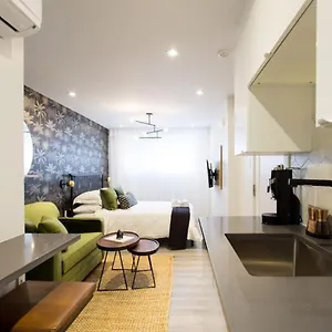 Palms Little Italy With Full Bathroom By Denstays Montreal