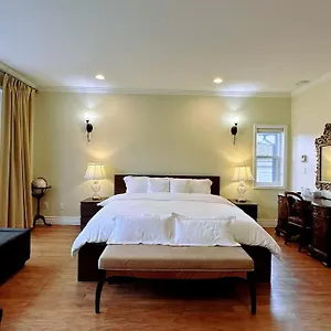 Super Cosy 8bed & 6bath In Heart Near To Airport And Downtown Villa Vancouver