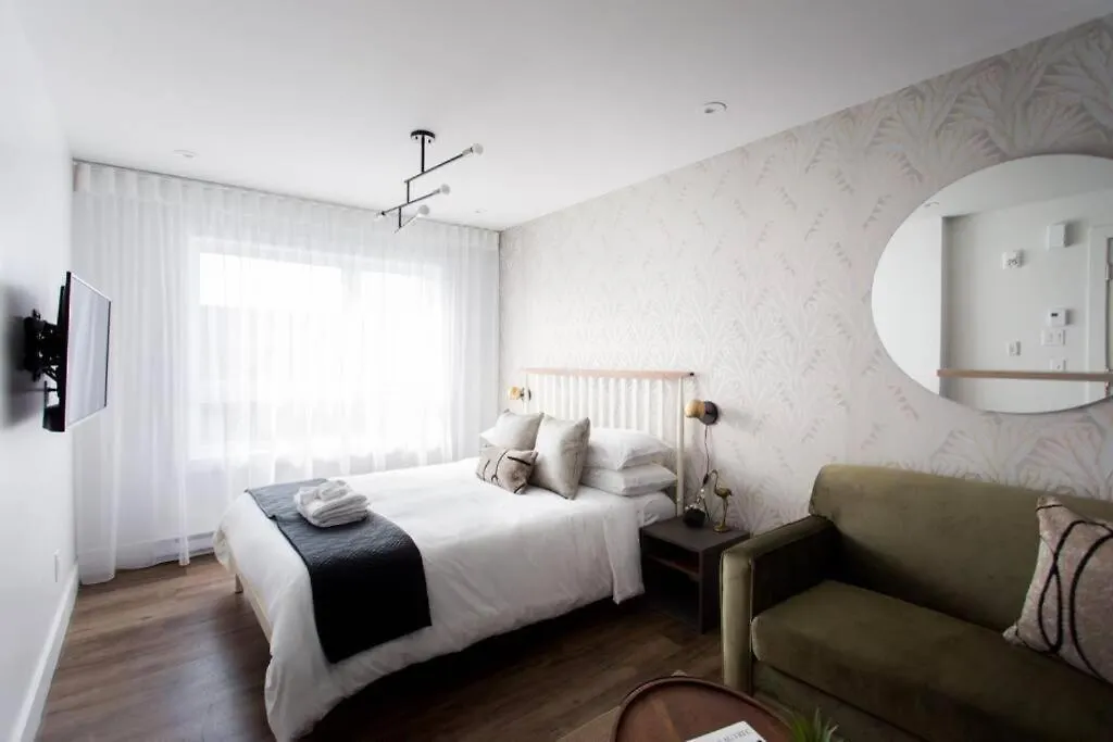 Wonderful Studio In Little Italy With Full Bath By Den Stays Montreal Apartment